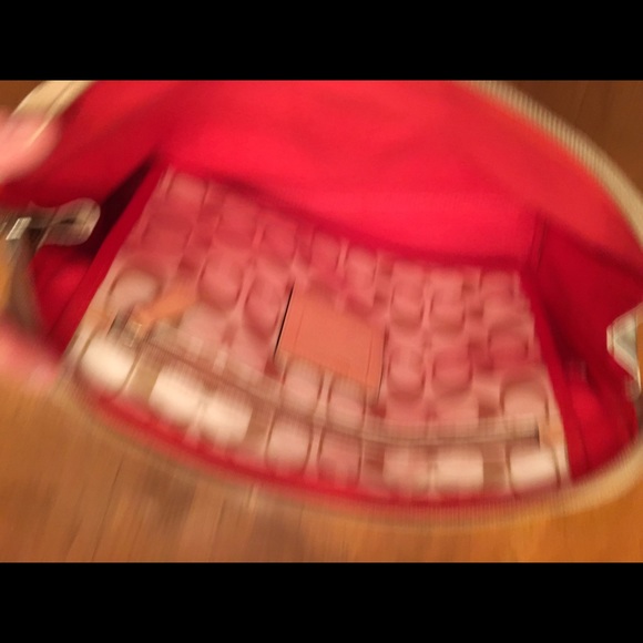 Coach - Picture 5 of 8